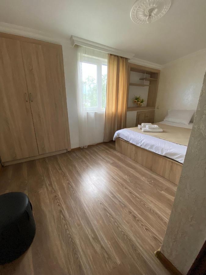 Holiday House Chkonia Batumi Eksteriør bilde